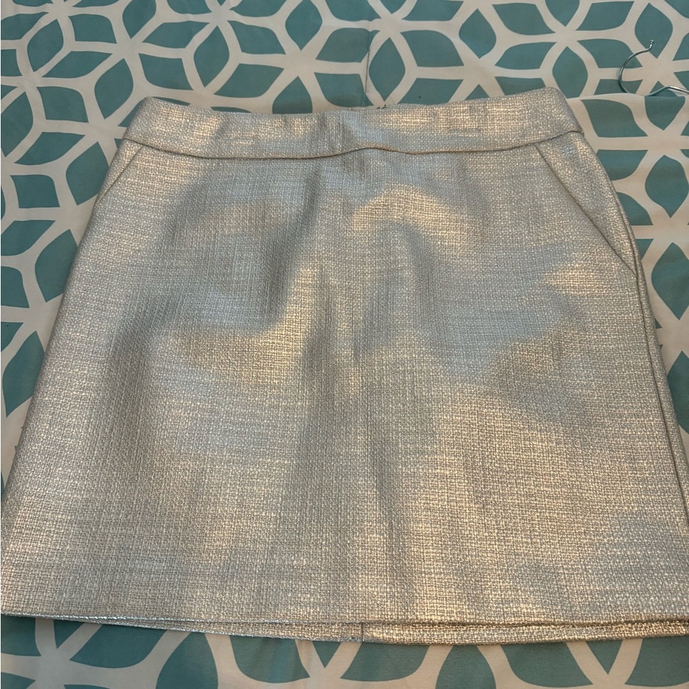 White House Black Market silver metallic skirt size 6